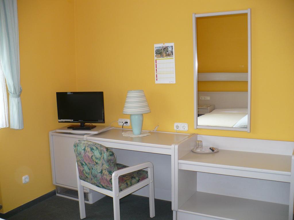 Hotel Am Birkenweg Эрланген Номер фото